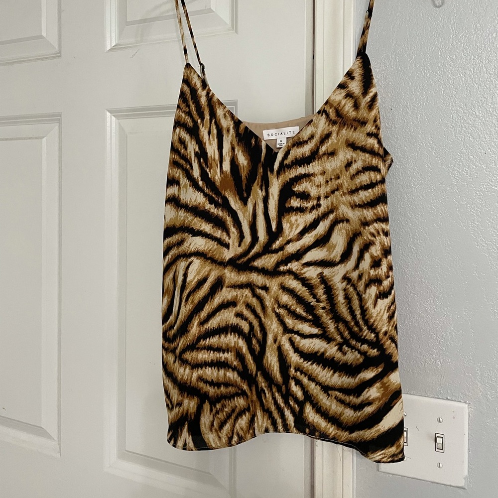Absolutely precious, Socialite Cami, exotic pattern,Med,fits more like a small.